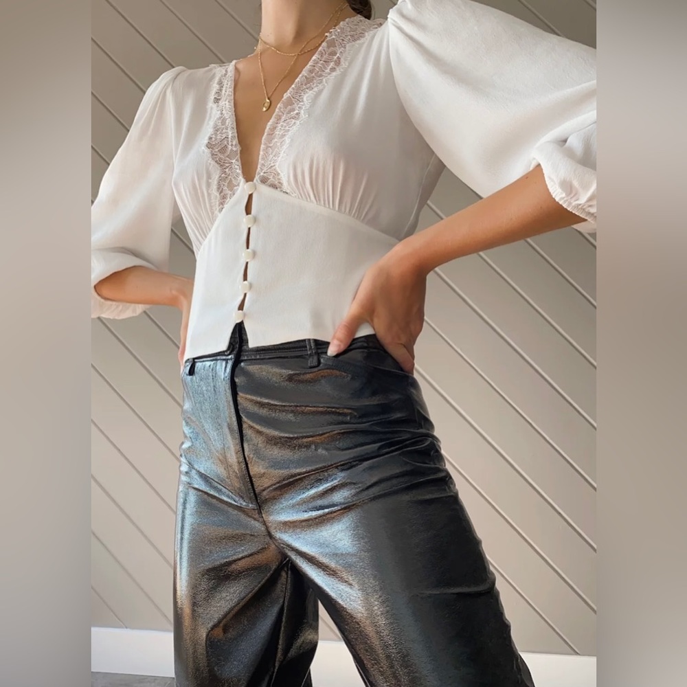 ARITZIA ROMANCE ME BLOUSE